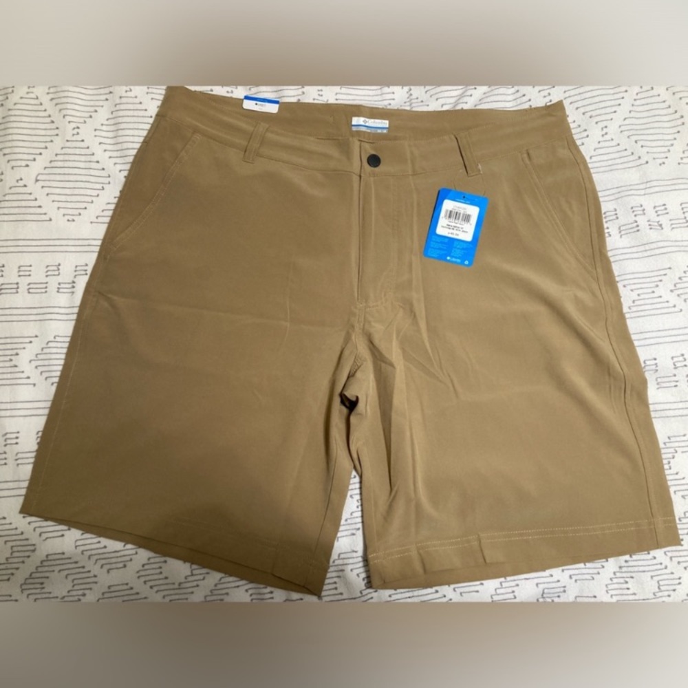 Columbia Men's Brown Flat Front Shorts
